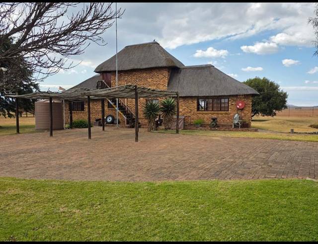 FARM FOR SALE IN MOOILANDE